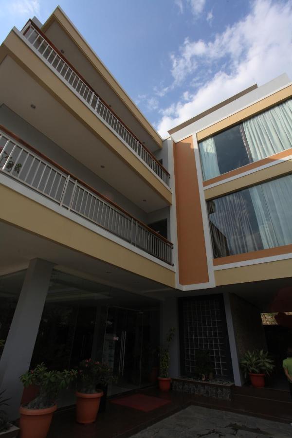 Kalton Hotel Labuan Bajo Luaran gambar